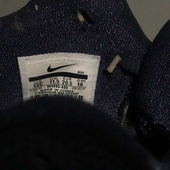 Nike Girl Sneaker Size12 - Picture 10 of 10